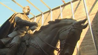 What should the city do with Robert E. Lee statue?