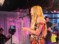 Un metro da Avril Lavigne al Good Morning America - Let Me Go Live!