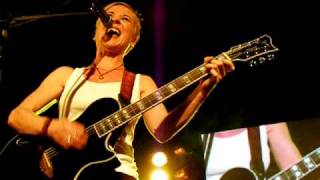 Watch Throwing Muses Mr Bones video