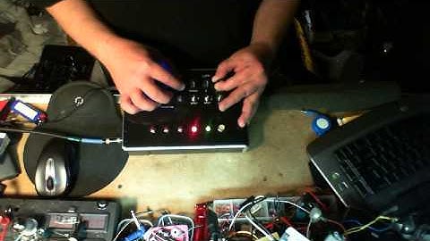 DIY 3 oscillator synthesizer drone machine with resonant LPF (live demo)