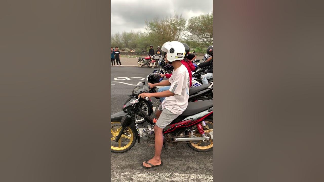 Landasan pacu 🌇 #suprax125 #modfikasi #suprasolostyle #kphgank #hondagank #kphsolostyle #suprabapak