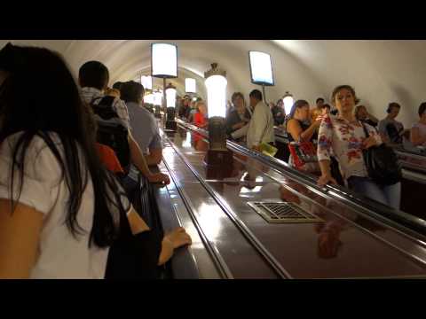 Video: Vladimirskaya metro station is another feature of St. Petersburg subway