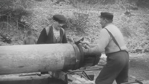 Oak to Axle: Crafting the Water Wheel Shaft!