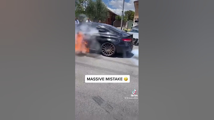 Mercedes C63 AMG BURNOUT & BLOWS engine.