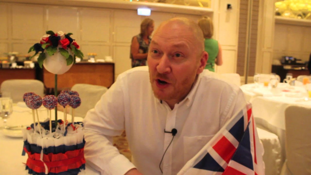 Royal Icing Cake Decorating with David MacCarfrae