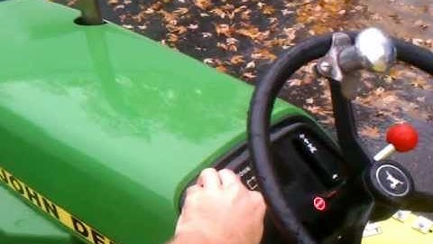 John Deere 322 with Big Tractor Features