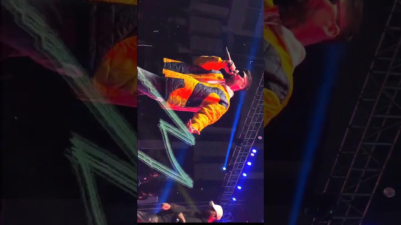 @KRSNAOfficial in Galgotias College 🤩 | @karma_thelekhak  | Fresher's Party 2022 | GCET @Kalamkaar