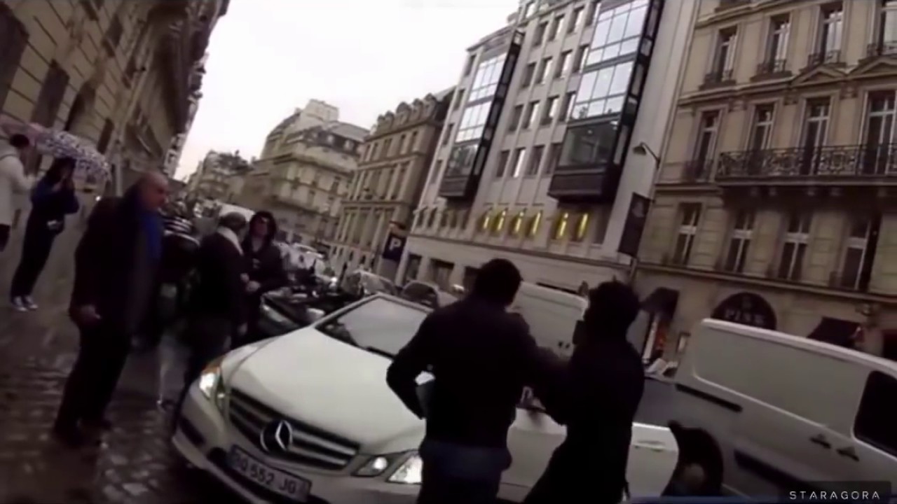 Je Me Suis Fait Agresser Dans La Rue TPMP Cyril Hanouna se fait agresser dans la rue Matthieu Delormeau Ayem