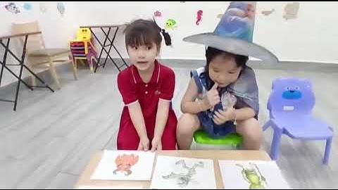 Tiếng Anh Giao Tiếp Phan Thiết: Sophie and Natalie practice talking about Halloween