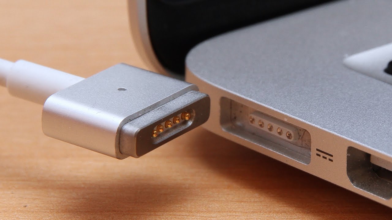 Lighter charger to connect your Mac in the car - MagSafe-2