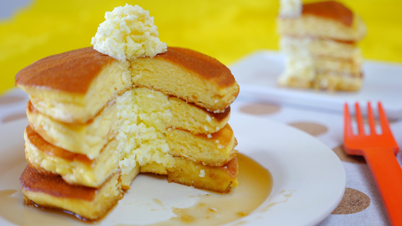 Trick Recipes Faux Pancakes Souffle Cake なんちゃってホットケーキ 冷蔵庫開けて ホットケーキ 違うよん スフレだよん な作り置きレシピです Youtube