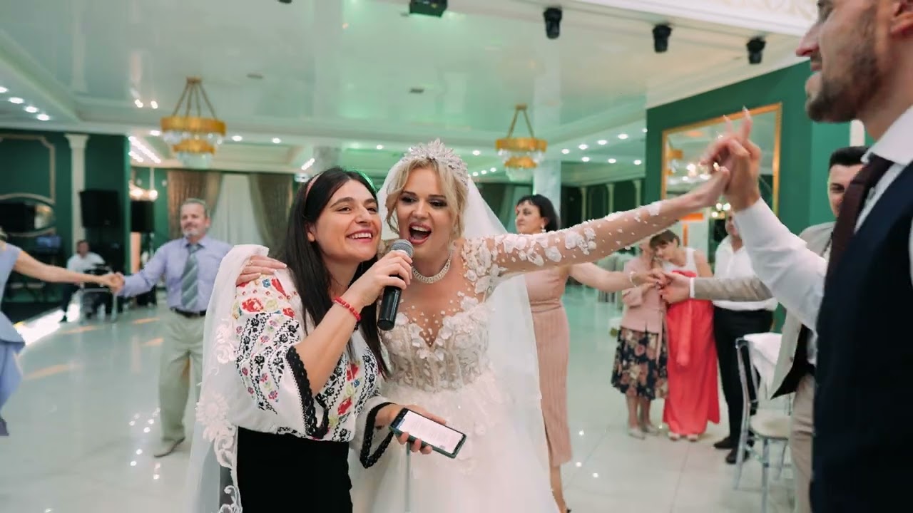 Colaj de muzică și dansuri populare cu Dumitrița Vișnevschi și formația la o nuntă frumoasă.