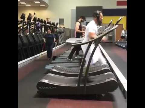 Guy Reaches Running Speed of 23.5MPH