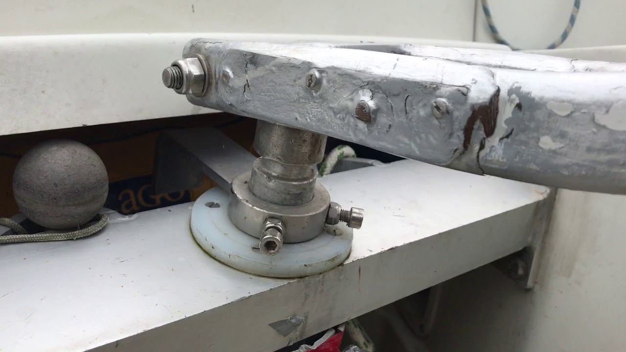 Wear on top bearing rudder - YouTube
