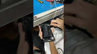 Dangerous Swollen IPhone Battery, 😊 Satisfying Fun. #Shorts #youtubeshorts #mineclip