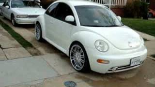 2nd video of ,98 NEW BEETLE,punch dub 20 inch rims ,10inch sub,