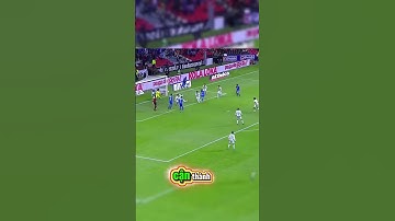 Phản xạ xuất thần của thủ môn giữ sạch lưới