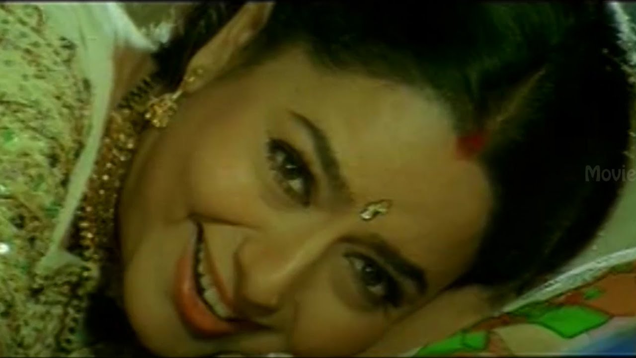 Actress Shriya Saran Stills From Mohan Babu Felicitation By TSR-012 |  Indian celebrities, Oscar outfits, Indian actresses