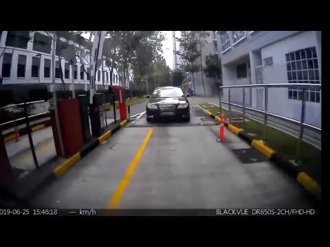 road trippin 25jun2019 #SJP5619E phv black hyundai avante why buy season parking when you can tailgate