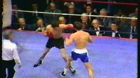 Boxing - Steve 'Sammy' Sims vs Jimmy Flint (Wappin...
