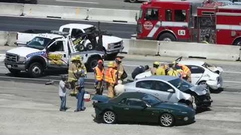 Wreck brings Interstate 5 traffic to halt in Tacoma
