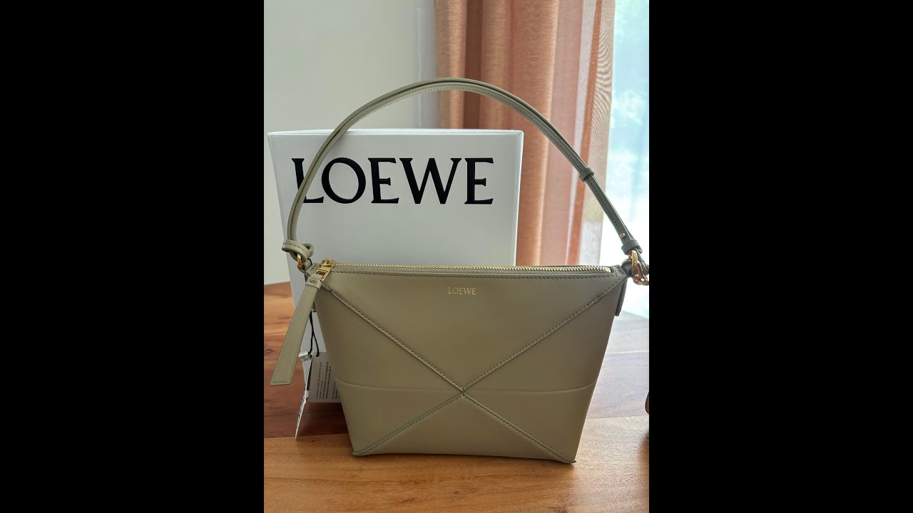 【関税&送料込】Loewe Pochette Puzzle Fold Loewe Puzzle Fold Pouch / Pochette - YouTube