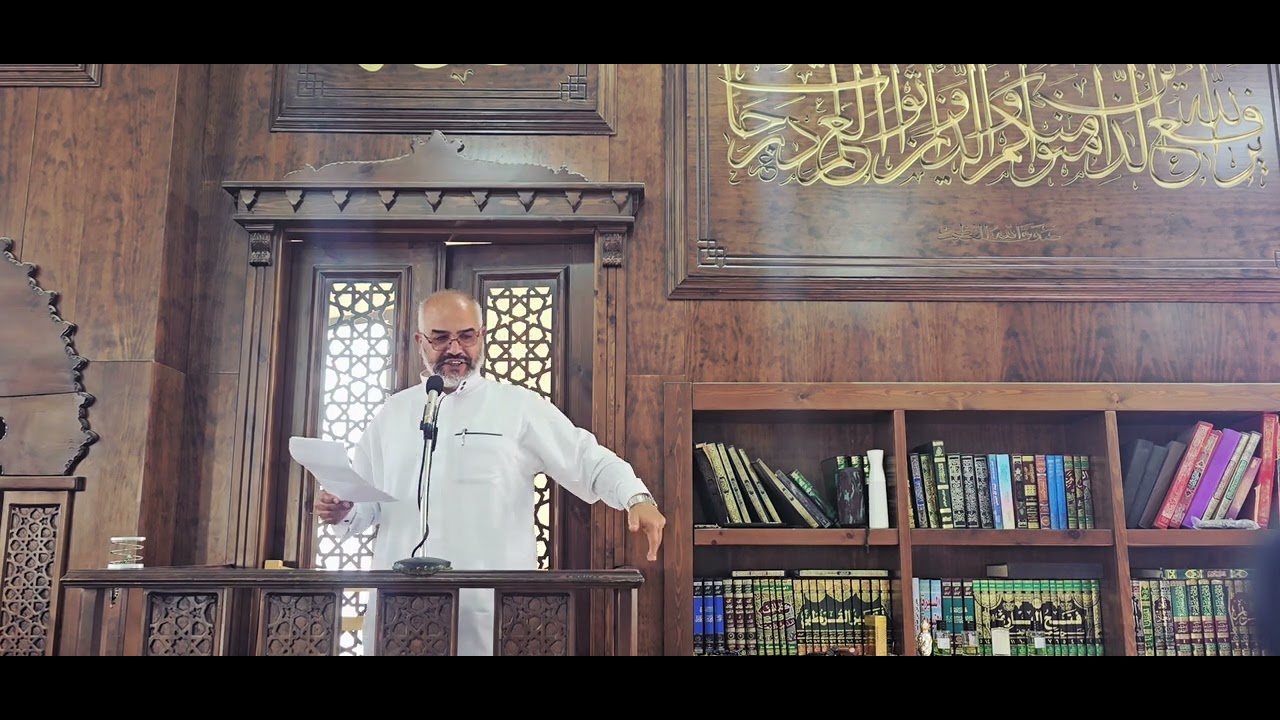 هُنا وضَعهُ رسولُ اللهِ صَلّى الله عليهِ وسلّم 