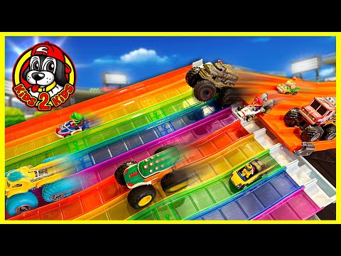 MONSTER TRUCKS VS RACE CARS 🏎 MARIO KART RAINBOW ROAD RACE