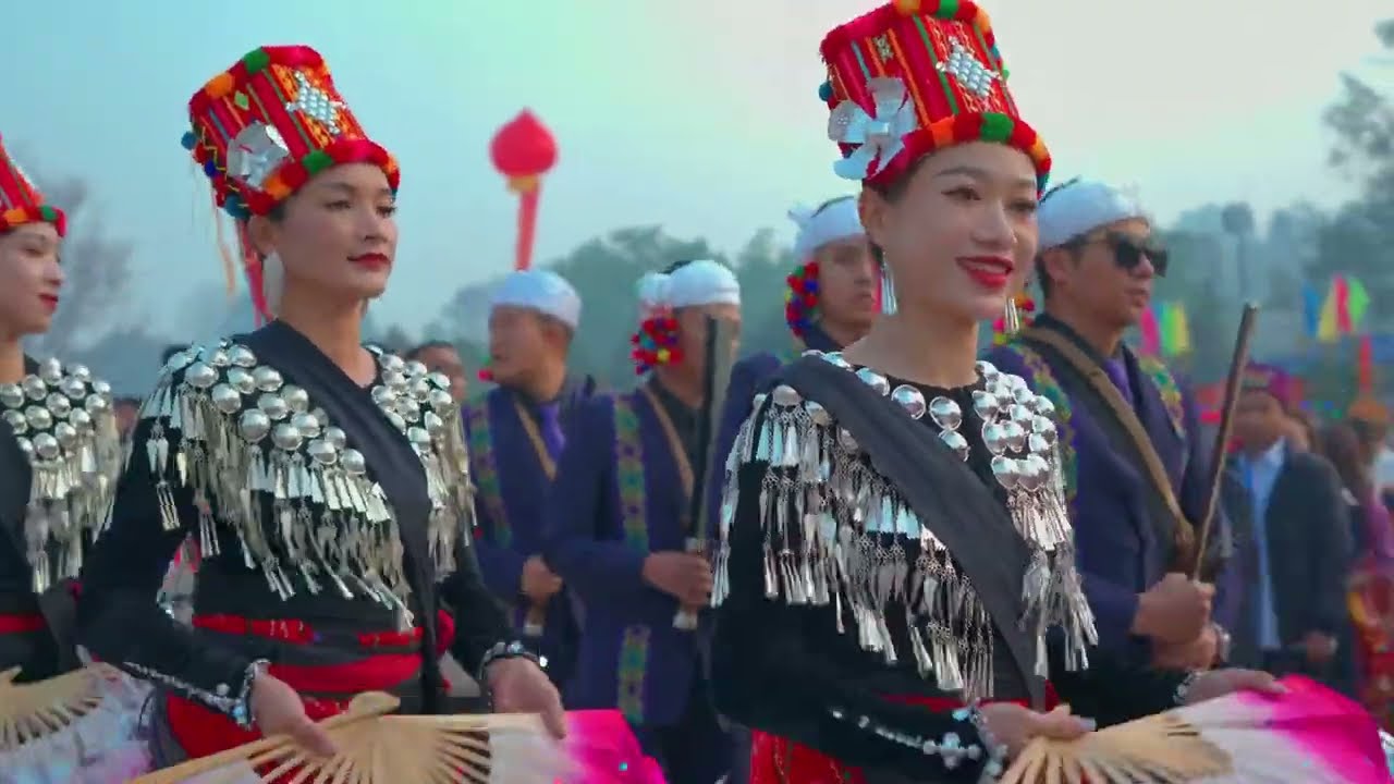 中国雲南省、チンポー族の伝統祭り「目瑙縦歌節」開催 - YouTube