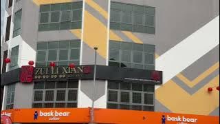 Download lagu A New Block Of Shops Has Just Completed To Boost Business In Kluang(新店开张推动经济发展）