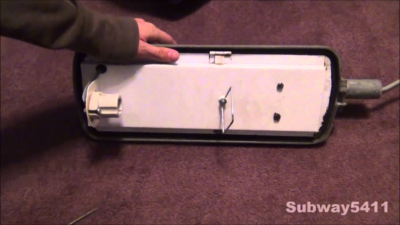 Thorn Beta 5 35 watt Low Pressure Sodium Streetlight [Commentary]