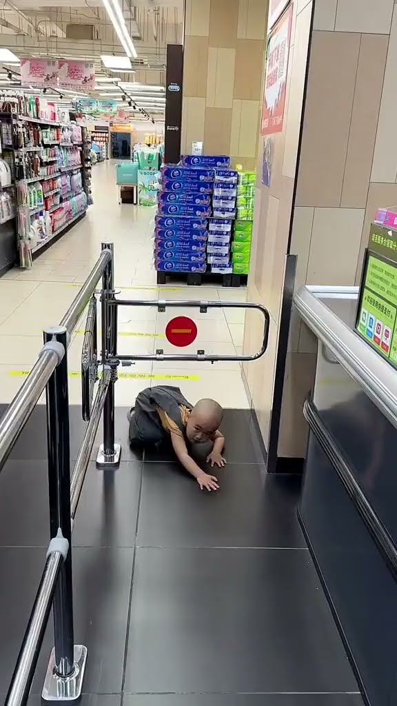 人小走哪都方便 #Cute baby#Cute#呆萌小米宝#聪明宝宝#萌娃