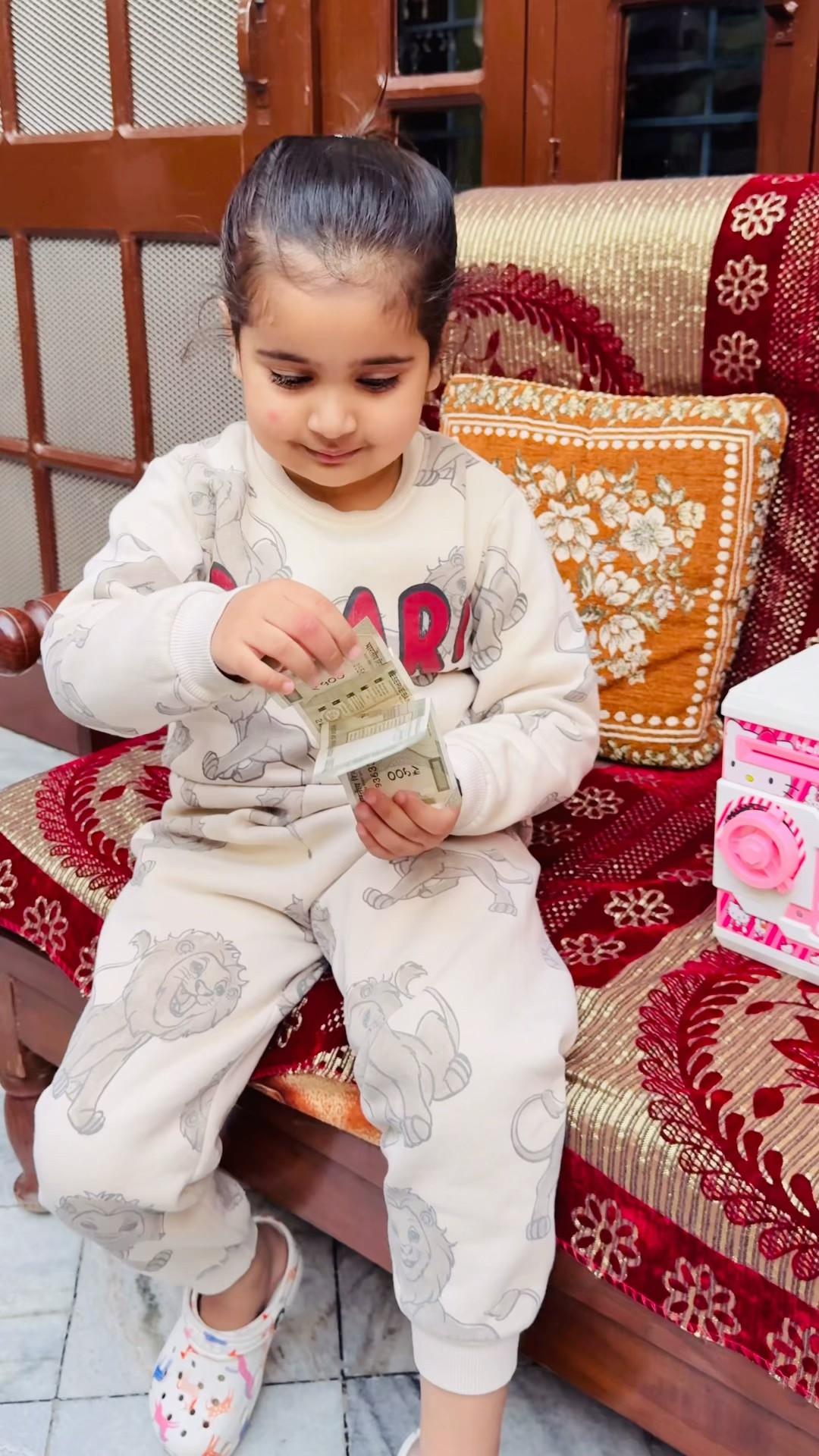 Anaya Ke Gullak Se Paise ? Kisne Liye ?