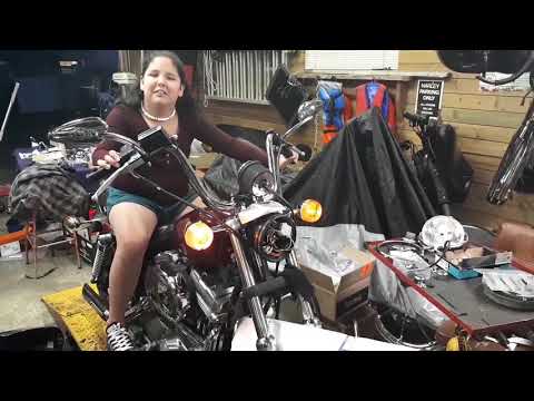 9yo girl starts Harley Davidson Sportster 883