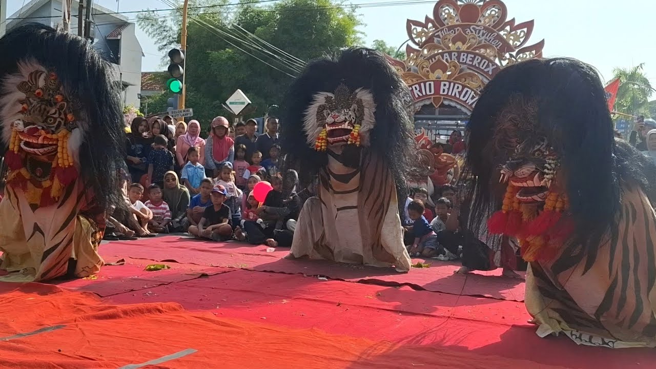Aksi Rampak Barongan Satrio Bhirowo live Jalan Pemuda Blora 