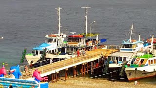 🚤⚓🌊Прогулочные катера укрылись от шторма в Пицундской бухте.🌊⚓🚤