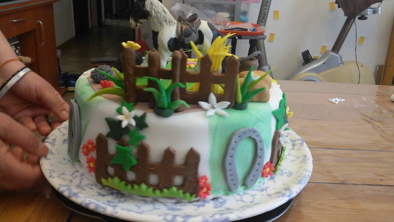 Gateau Cake Design Le Centre Equestre Youtube
