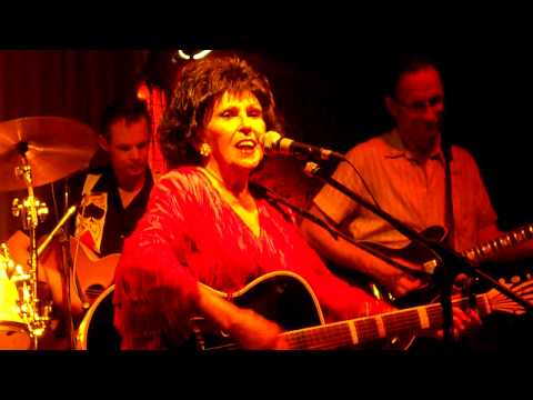 Wanda Jackson - Baby lets play house/Heartbreak Hotel (Berlin, Oct. 31, 2009)