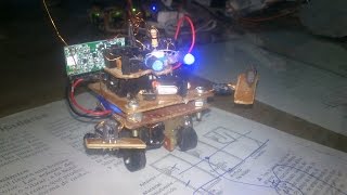 Micro robot controlado desde una computadora inalambricamente programa en Java