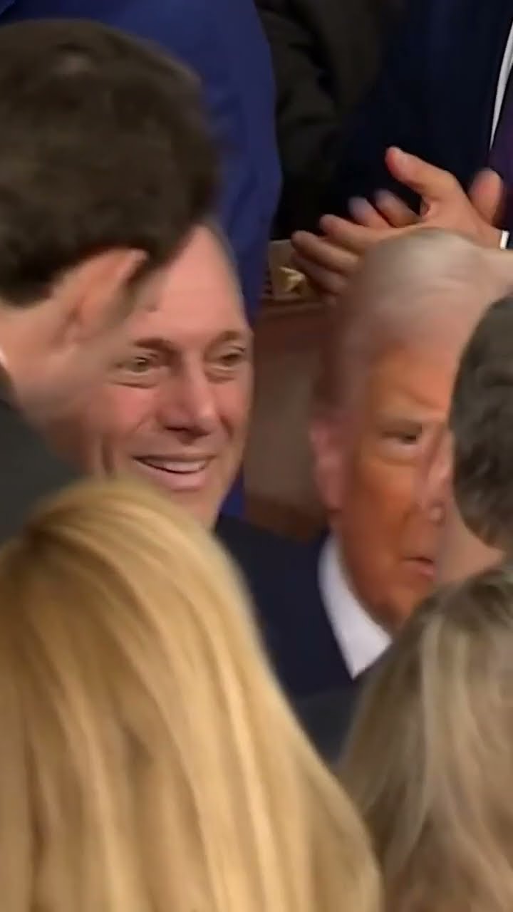 El presidente Donald Trump llega al Congreso para pronunciar su primer discurso | Noticias Telemundo