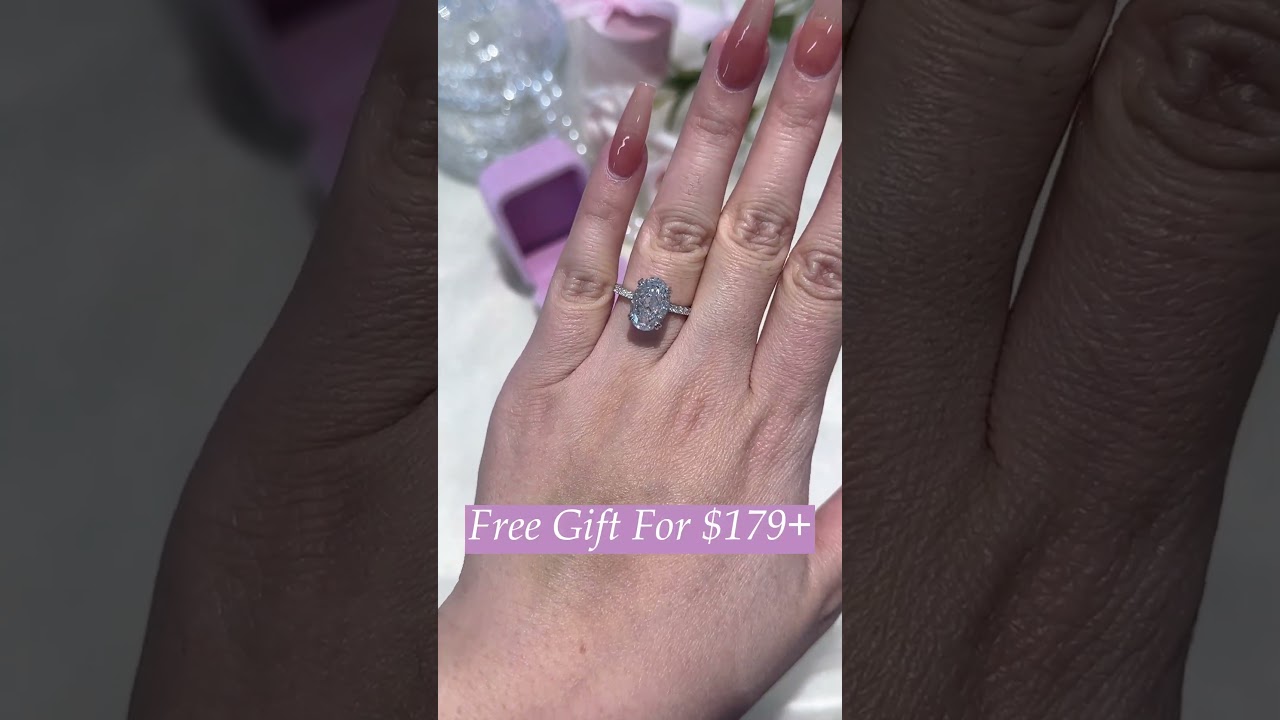 Gorgeous Oval Cut Sona Simulated Diamond Engagement Ring In Sterling Silver