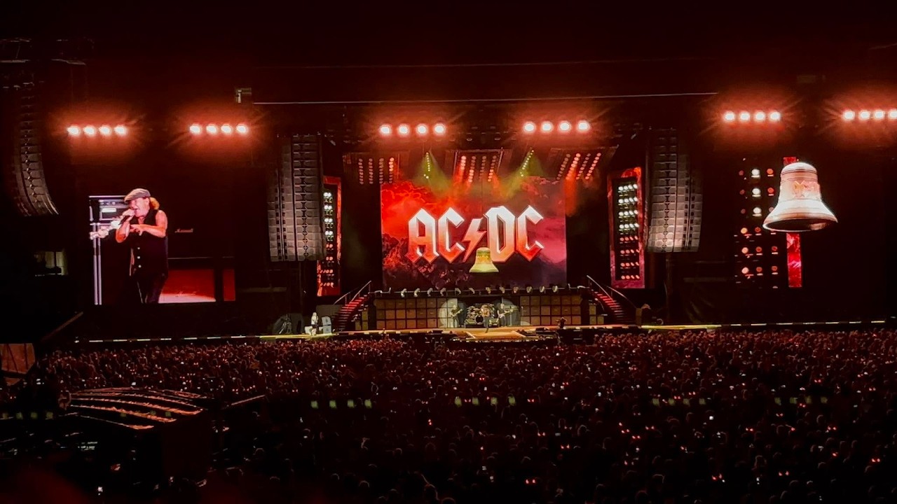 AC/DC PWR/UP Tour 07-11-26 @ Bank of America Stadium Charlotte NC - YouTube