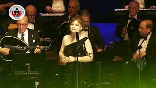 Bi̇r Başka Eda İle - Ayfer Erdemi̇r