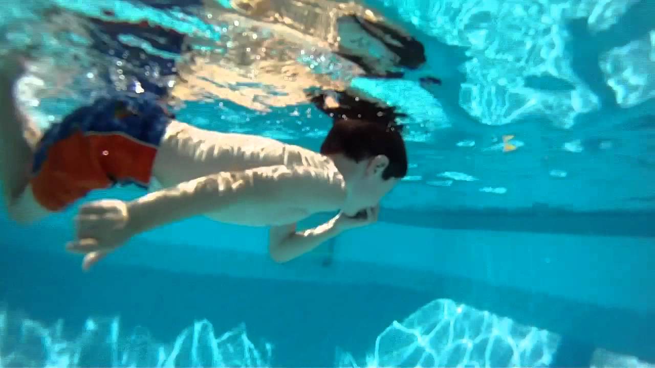 GoPro Hero HD in Swimming Pool - YouTube