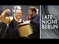 Bodybuilder provozieren auf Fitness-Messe | Freude schenken | FIBO | Late Night Berlin | ProSieben