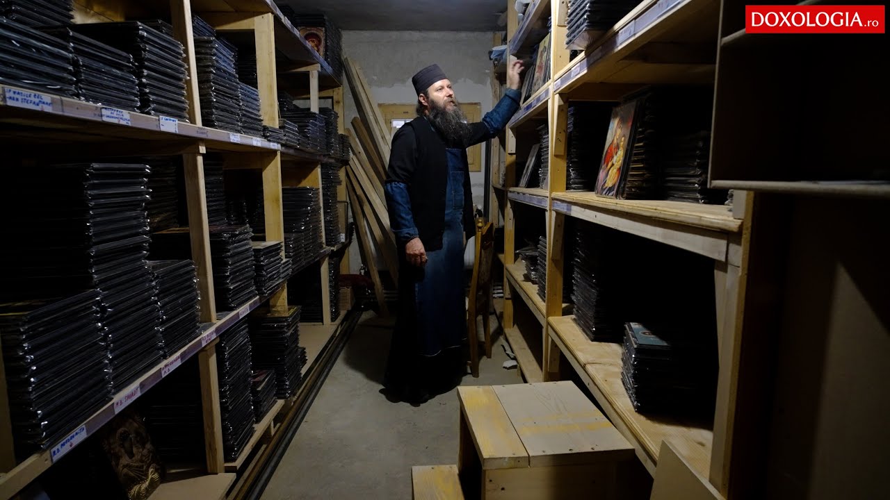 Monahul care ar merita brevet de inventator: 300 de icoane pe zi, în atelierul Mănăstirii Sihăstria