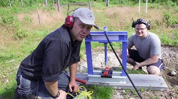 Exploding hydraulic press with Swedish dynamite