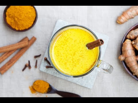 turmeric-almond-milk:-how-to-make-this-anti-inflammatory-drink-the-right-way