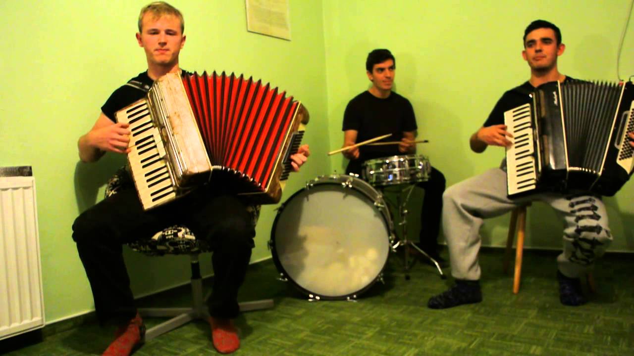Na Staré Mohelně - akordeon, bicí