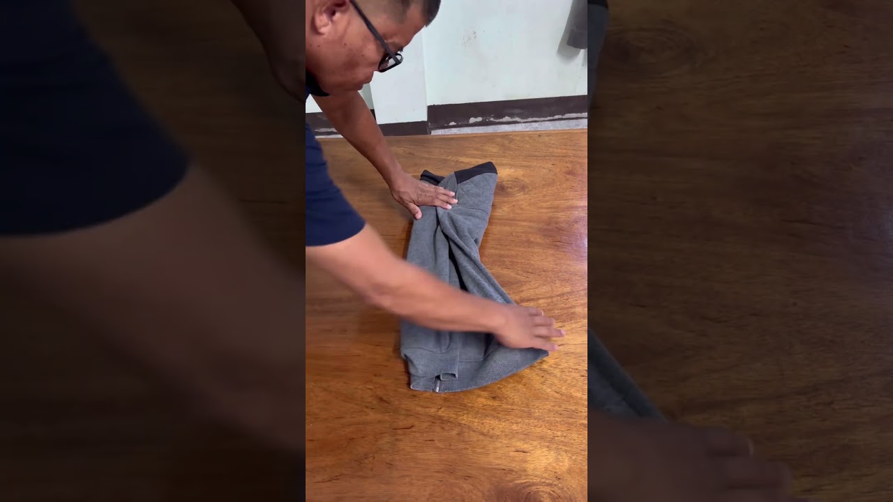 วิธีพับเสื้อคลุมหรือเสื้อกันหนาว